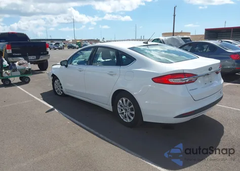 2018 Ford Fusion S z USA, uszkodzony, nr VIN 3FA6P0G73JR211919